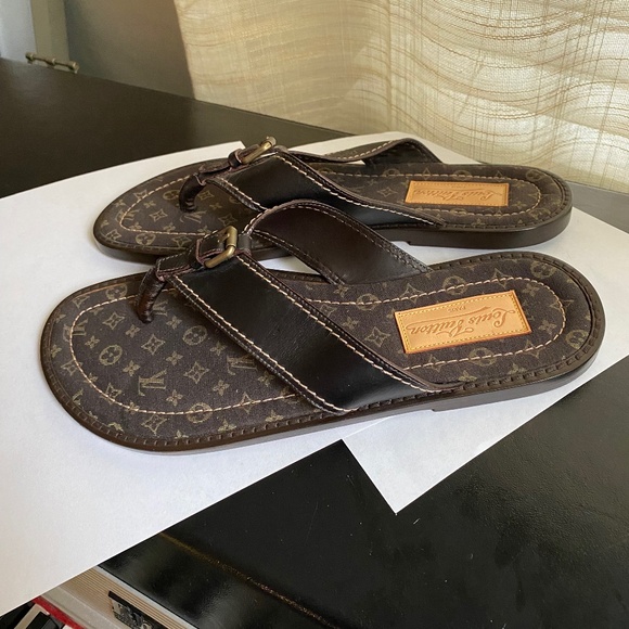 Louis Vuitton thong leather sandals monogram 7.5 Italy flats flip flops LV mules - Picture 6 of 9